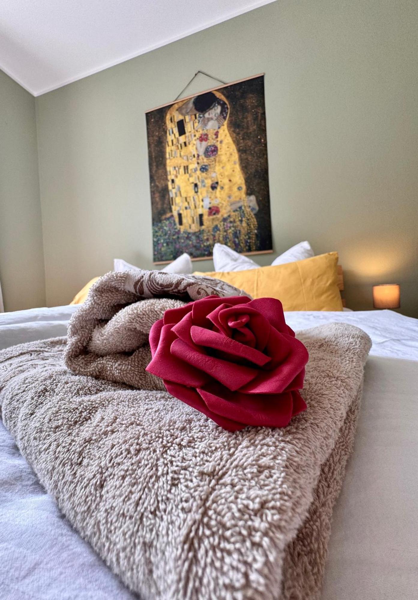 Bautzen Living Appartement - Zentrumslage Parkplatz Babybett Buitenkant foto