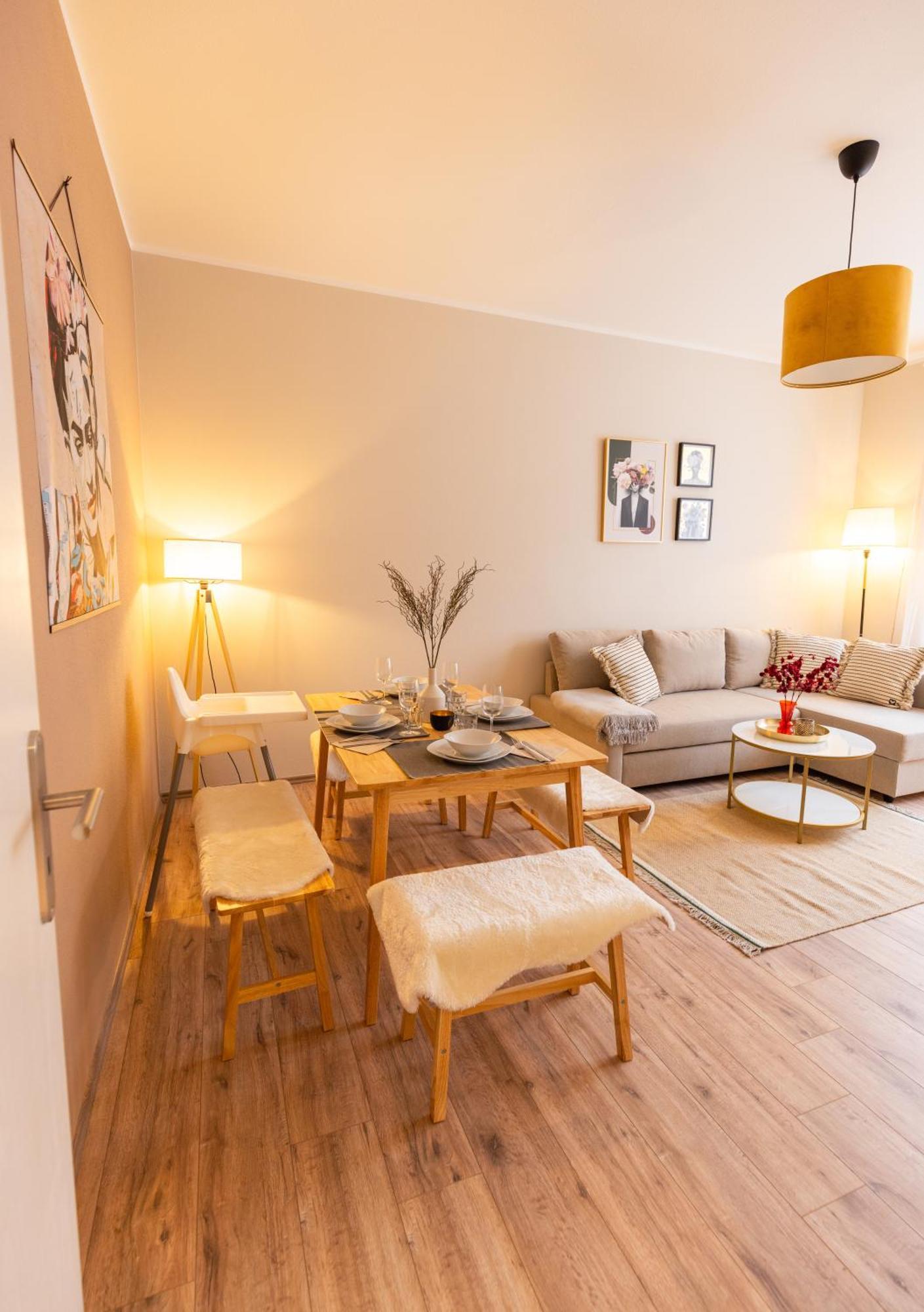 Bautzen Living Appartement - Zentrumslage Parkplatz Babybett Buitenkant foto