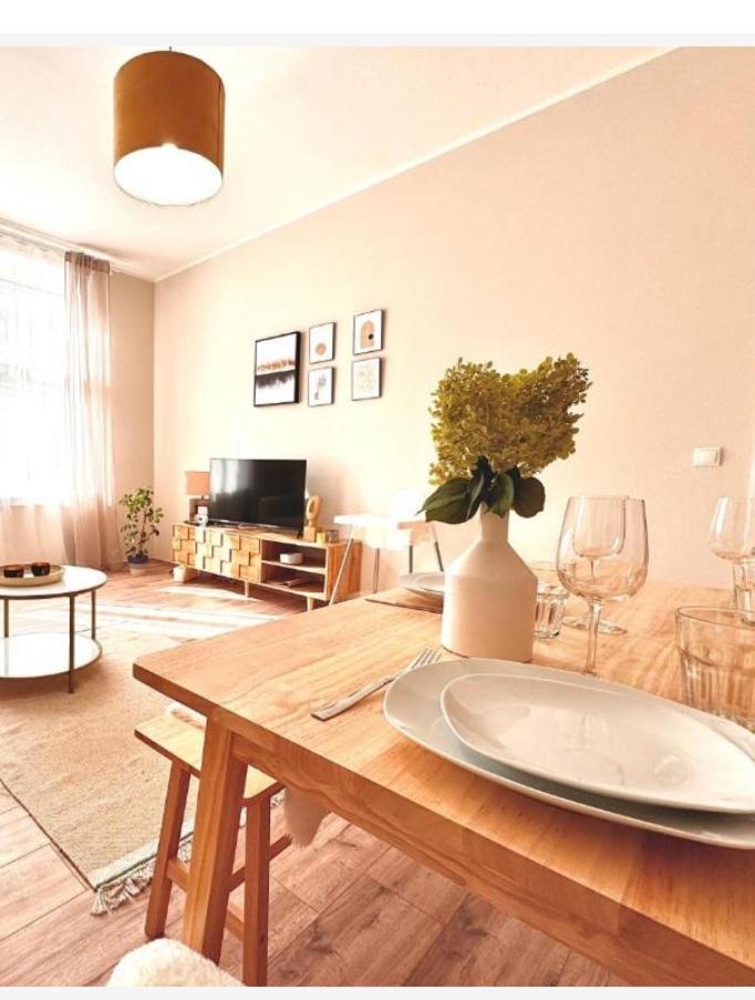 Bautzen Living Appartement - Zentrumslage Parkplatz Babybett Buitenkant foto